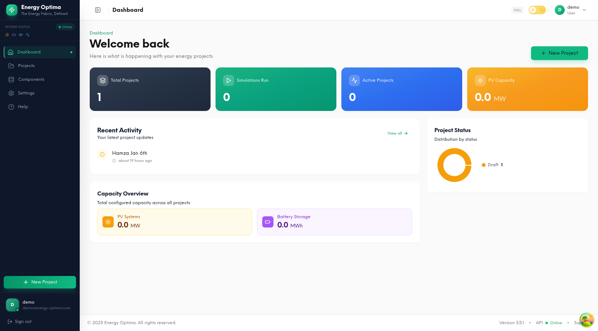 Energy Optima dashboard showing battery SOC tracking, financial KPIs, and energy balance
